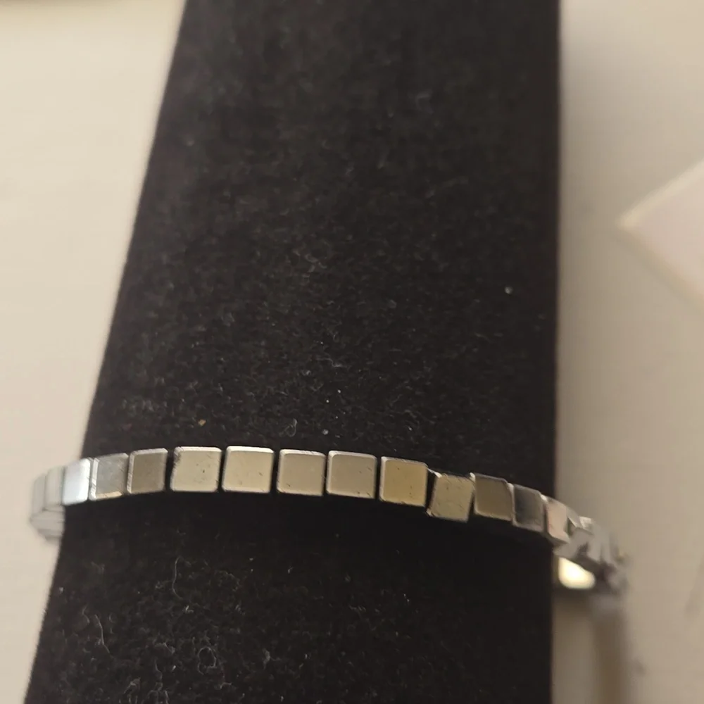 Hemitate Square Little Gemstones. B020 - Picture 1 of 3